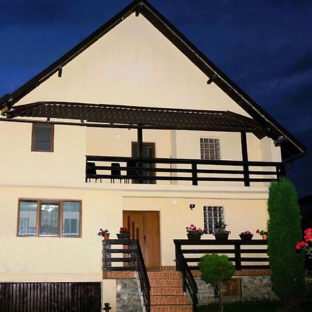 Popasul Galesean Hotel Galesu ภายนอก รูปภาพ