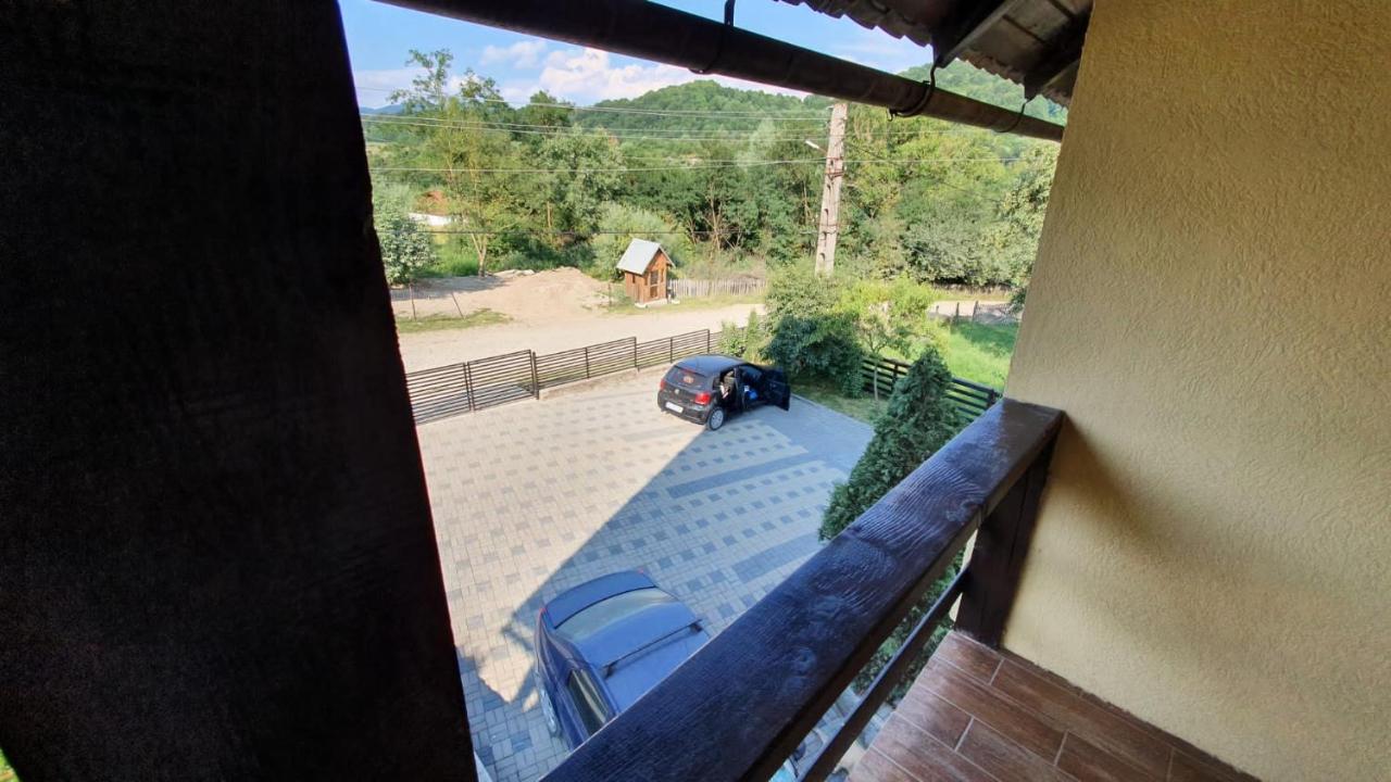 Popasul Galesean Hotel Galesu ภายนอก รูปภาพ