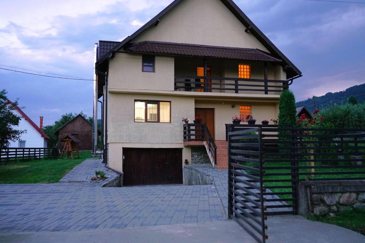 Popasul Galesean Hotel Galesu ภายนอก รูปภาพ